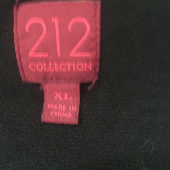 212 Black / White Sleevless Blouse - Picture 9 of 10